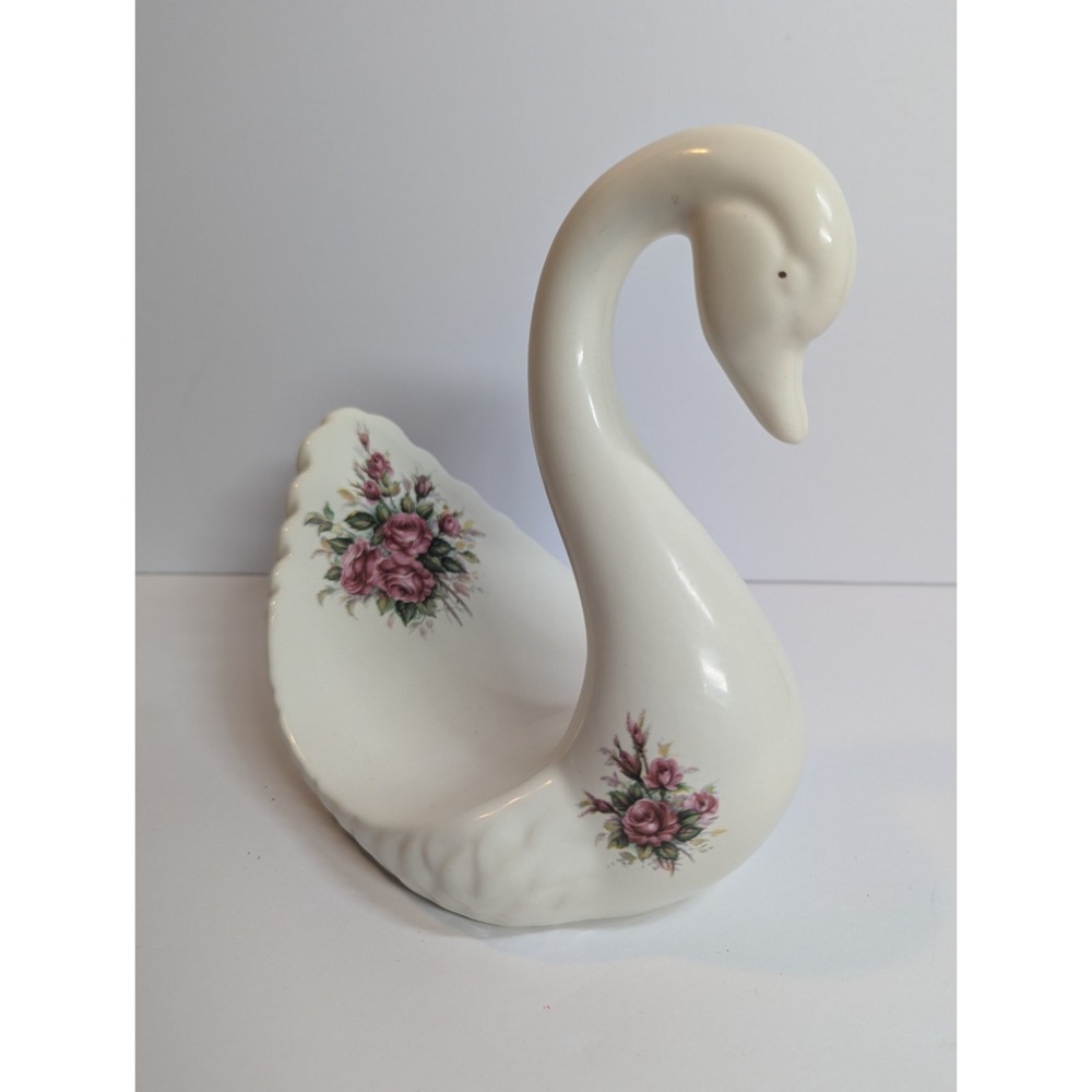 Vintage 7 In Swan Towel Holder, Figurine Athena Ceramic White Swan‎